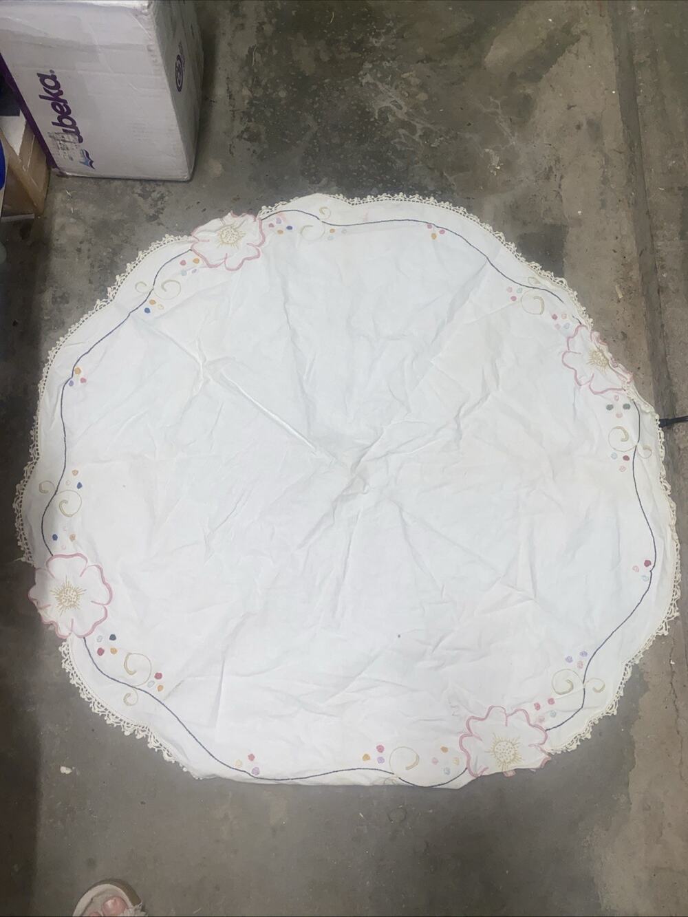 Handmade Embroidered Floral Round Cotton Tablecloth Crochet Lace Edge 40”